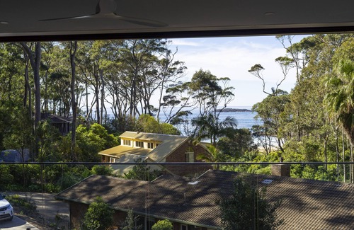 Lilli Pilli House | Beachside Retreat: Steps to Lilli Pilli Beach and Pool