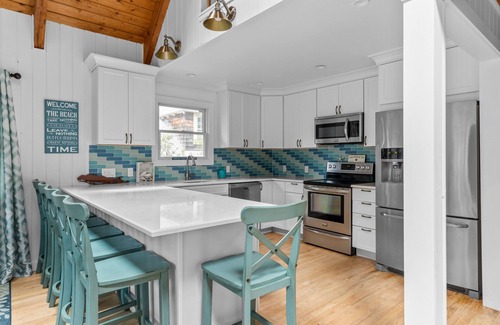 Ocean Beach House | Pet Friendly Hotel with Heated Pool Near the Beach