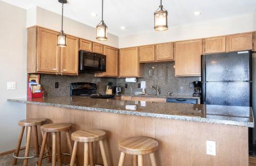 Wildernest House | Relax at Salt Lick #4812 - Family-Friendly with Hot Tub