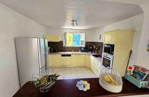 Le Diamant Villa | Exceptional 3-Bedroom Retreat with Pool Near the Ocean