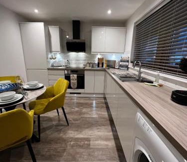 Cullen House | Family-Friendly Salt View Hotel - 4 Star, Guest Rated 9.8