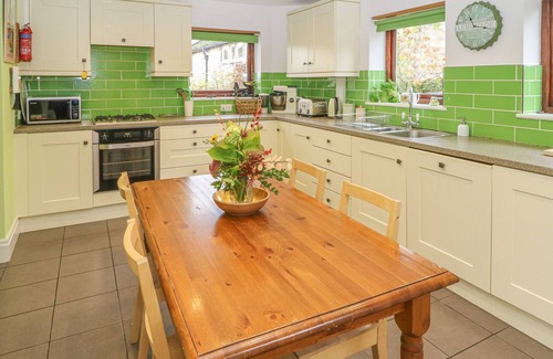 Lumbutts Cottage | Inviting Salter Rake Gate Cottage with Pet-Friendly Amenities