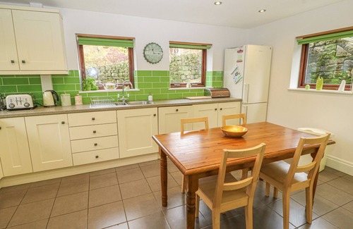 Lumbutts Cottage | Inviting Salter Rake Gate Cottage with Pet-Friendly Amenities