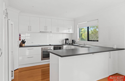 Sunset Strip House | SALTWATER Summary: We