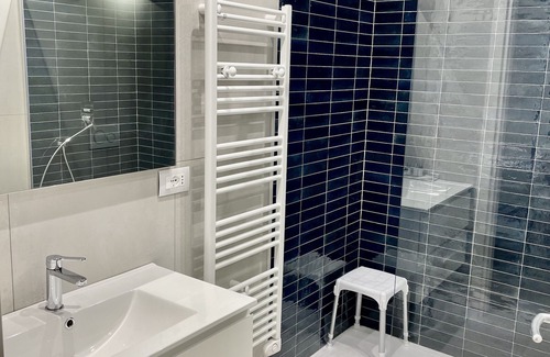 Manarola Apartment | Experience Salty Dreams Guest Room in Scenic Manarola