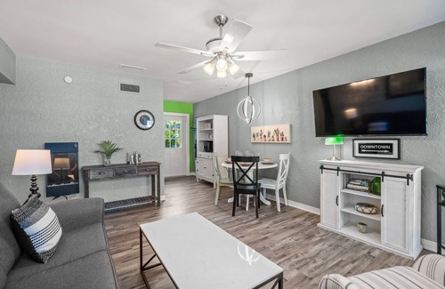 Bradenton Villa | Pet-Friendly Salty Lime Villa 2 with Pool & River Views