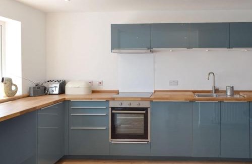 South Hayling House | Experience Salty Lodge: 4-Star Retreat with Hot Tub & More