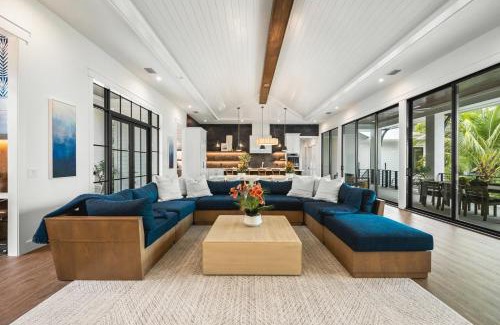 Siesta Key House | Discover Salty Oak: Pet-Friendly Retreat with Ocean Views