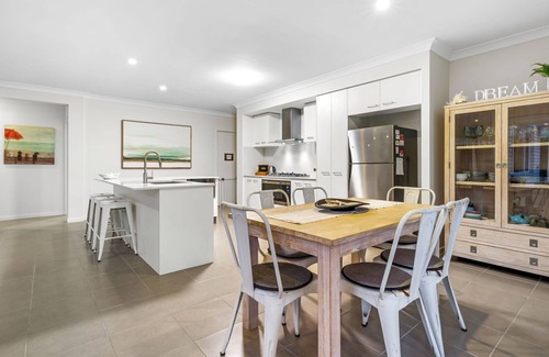 Kingscliff House | Pet-Friendly Salty Pause at Bondi House with Ocean Views
