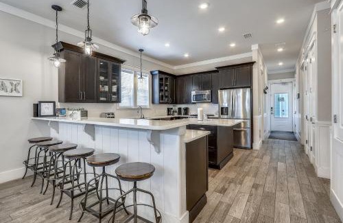 Emerald Waters Village House | Discover Salty Shores: Family-Friendly Stay at Emerald Waters