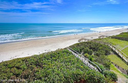 Atlantic Gardens Villa | Salty Toes: Oceanfront Bliss with Pool & Pet-Friendly Perks