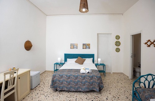 Trapani House | Unforgettable Stay at SALUTAMU: 10/10 Rated & Family-Friendly