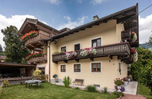 Hopfgarten im Brixental Apartment | Guest Rated Salven-Lodge - Family-Friendly Escape Awaits