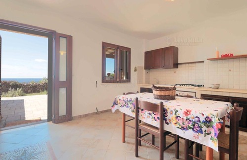 Marina San Gregorio House | Seaview Retreat with Spa & Pet-Friendly Amenities