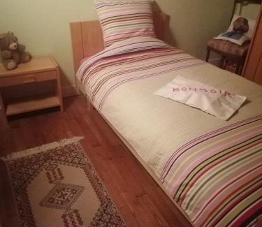 Chambon-sur-Voueize Bed & Breakfast | Oceanfront Retreat at Sam Bott - Guest Rated 9/10