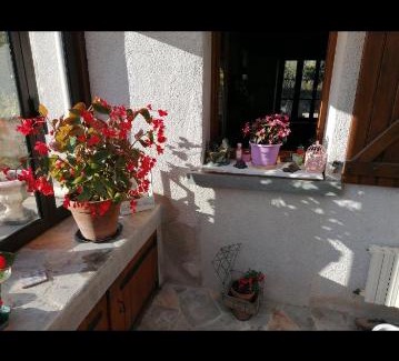 Chambon-sur-Voueize Bed & Breakfast | Oceanfront Retreat at Sam Bott - Guest Rated 9/10