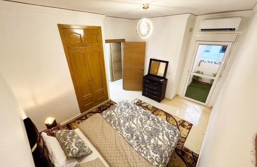 Gueznaia Apartment | Convenient SAM HOUSE: Just 2 Minutes from the Airport