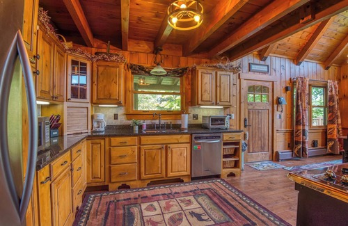 Rangeley Plantation House | Pet-Friendly Sam O Set Lodge: Waterfront Retreat with Hot Tub