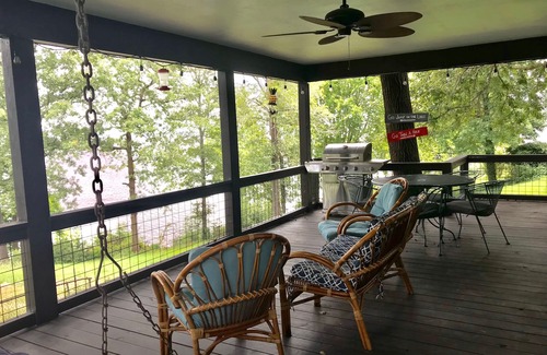 Jasper House | Waterfront Retreat at Sam Rayburn Lake with Sandy Beach