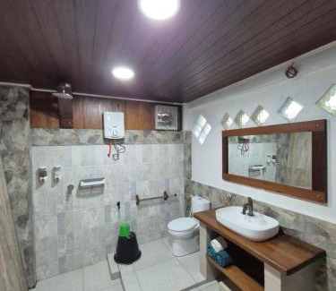 Bukit Lawang Hotel | Discover Sam's Bungalows with Family-Friendly Dining