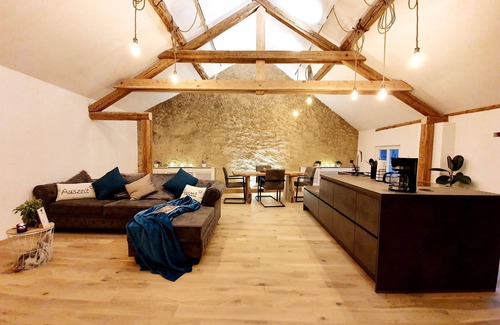 Niederweis Apartment | Relaxing Escape at Sam's Cottage Suite with Spa & Hot Tub