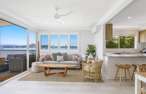 Woy Woy Bay House | Waterfront Retreat at Sam's Shack - Perfect for Families