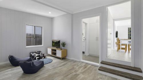 Woy Woy Bay House | Family-Friendly Stay at Sam's Shack Waterfront Woy Woy Bay