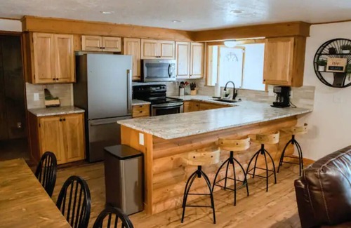 Garden Valley Cabin | Private Geothermal Pool at Sam Springs - Golf & Ocean Views