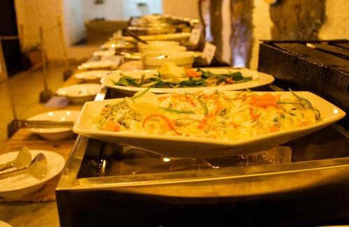 Al Hamra Resort | Family-Friendly Sama Heights Resort with Delicious Dining