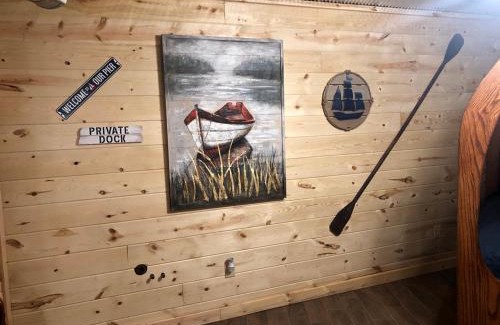 Murfreesboro Hotel | Guest Favorite: Samantha's Timber Inn - 5-Star Family Retreat