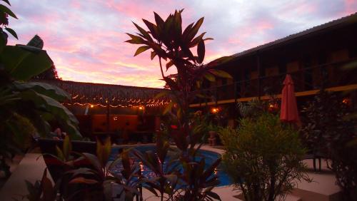 Samara Hotel | Guest Rated 10/10: Samara Palm Lodge with Ocean View Pool