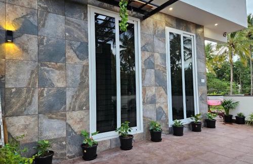Mysore House | Family-Friendly Sambhrama Grand with Hot Tub & 9.7 Rating