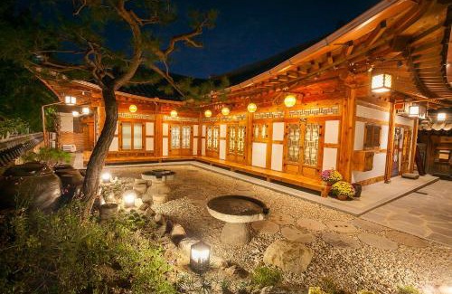 Jeonju House | Experience Samlockhon Hanokstay: Top-Rated Family Retreat
