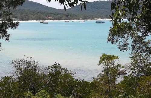 Koh Rong Sanloem Resort | Relax at Samloem Laguna Resort with Private Beach Access