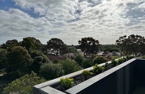 Heidelberg Heights Apartment | Discover Samma | Modern 2-BR Retreat in Ivanhoe