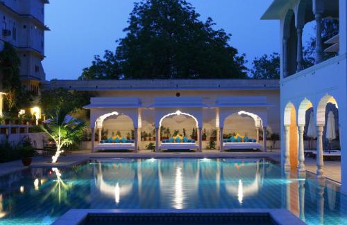 Amer Fort Road Hotel | Elegant Samode Haveli: 5-Star Oasis with Spa & Pool