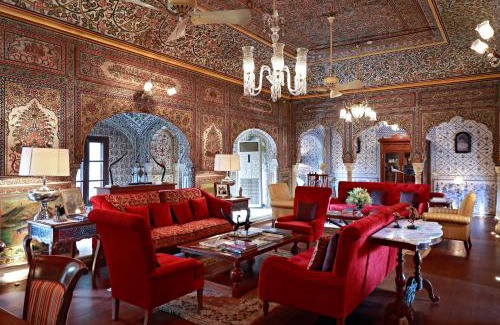 Amer Fort Road Hotel | Elegant Samode Haveli: 5-Star Oasis with Spa & Pool