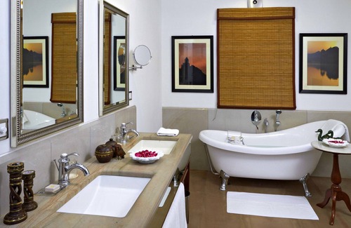 Amer Fort Road Hotel | Elegant Samode Haveli: 4-Star Stay with Pool & Spa