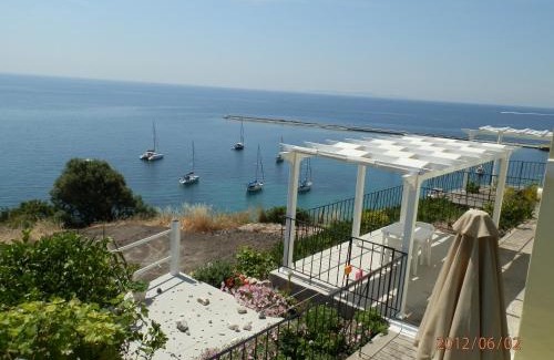 Pythagorion Apartment | Child-Friendly Samos Rooms with Exceptional 9/10 Guest Rating
