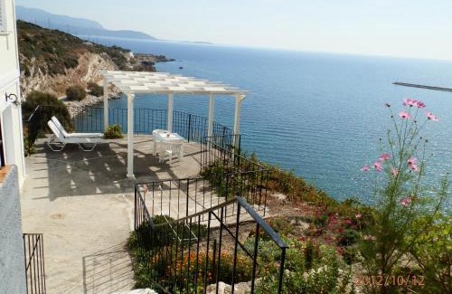 Pythagorion Apartment | Child-Friendly Samos Rooms with Exceptional 9/10 Guest Rating
