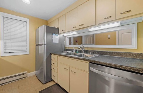Gilford Condo | Samoset Lakeview Gem - Vibrant Condo Escape!