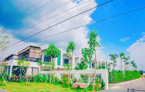 Kampot Resort | Discover Samot Khsach Resort: Family-Friendly Getaway