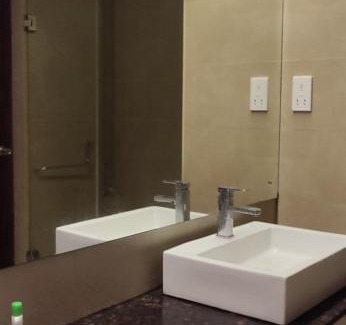 Boralesgamuwa House | Budget-Friendly Stay at Sampath Guest House with Kitchen