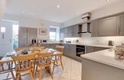 Chathill House | Pet-Friendly Escape at Samphire Barn for Family Getaways