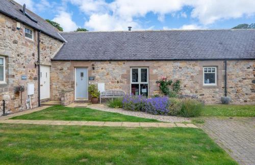 Chathill House | Pet-Friendly Escape at Samphire Barn for Family Getaways