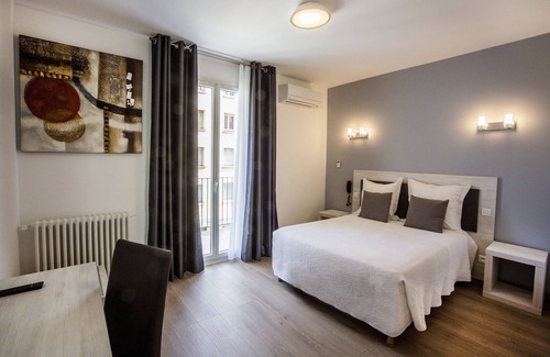 Corte Hotel | Welcoming Stay at Sampiero Corso with Breakfast & Accessibility