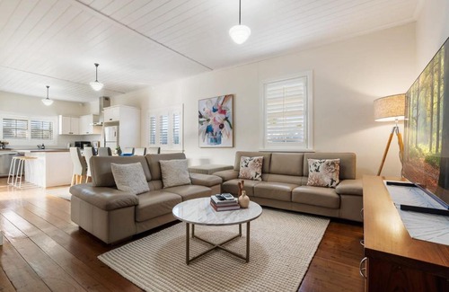 Orange House | Experience Sampson Cottage - Historic Stay with Family Amenities