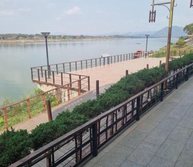 Chiang Khan Hotel | Discover Sams ChiangKhan: Guest Rated 8.4 for Comfort