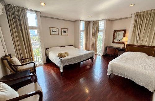 Phaya Thai Apartment | Inviting Samsen Suites: 2 Bedroom Retreat with Top Amenities