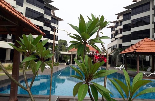 Balok Apartment | Relax at Samsuria Beach Apartment with Oceanfront Access